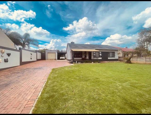 3 BEDROOM HOUSE FOR SALE IN ELSBURG